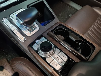 صورة مصغرة 11 لـ 2020 Genesis G90