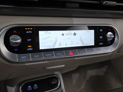 2022 Genesis GV60 — миниатюра 11