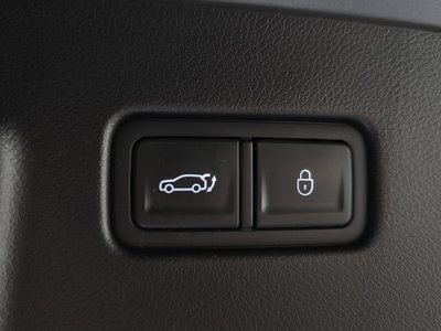 2022 Genesis GV60 — миниатюра 18