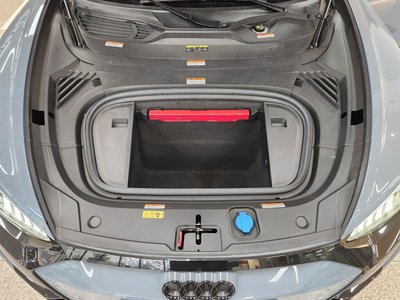 AUDI E-TRON GT - 7
