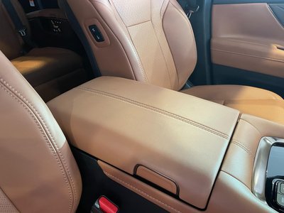 صورة 40 لـ 2025 Toyota VELLFIRE
