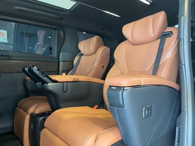 صورة 50 لـ 2025 Toyota VELLFIRE