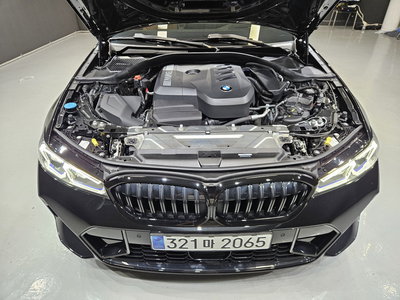 2026 BMW 3 SERIES photo 7