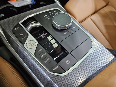 2026 BMW 3 SERIES photo 9