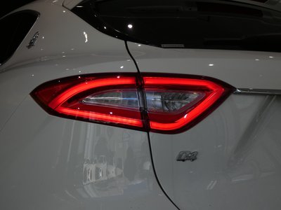 MASERATI LEVANTE - 4