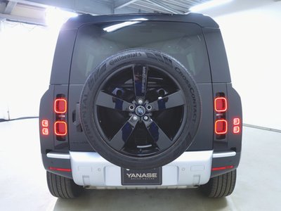 LAND ROVER DEFENDER - 7