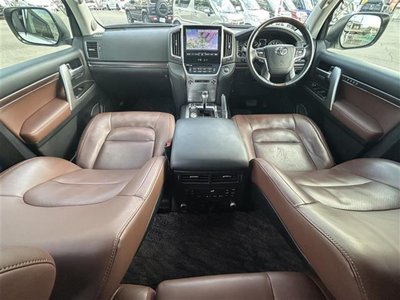 TOYOTA LAND CRUISER 200 - 5