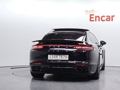 PORSCHE PANAMERA - 3