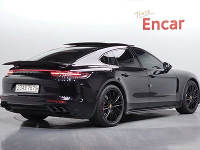 PORSCHE PANAMERA - 4