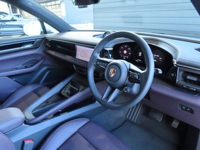 2025 Porsche MACAN — фото 10