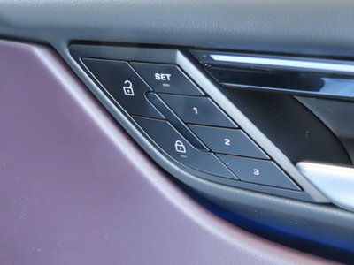 2025 Porsche MACAN — миниатюра 20