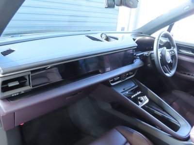 2025 Porsche MACAN — миниатюра 12