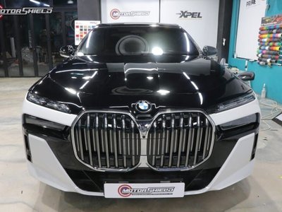 BMW 7 SERIES - 2