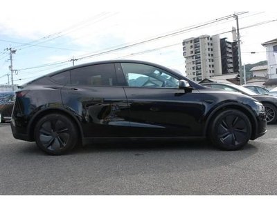 صورة 8 لـ 2025 Tesla MODEL Y