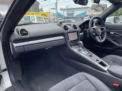صورة 10 لـ 2018 Porsche 718