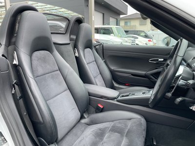 صورة 8 لـ 2018 Porsche 718