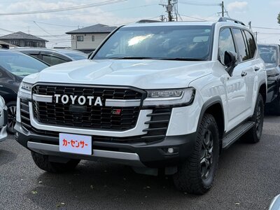 TOYOTA LAND CRUISER 300