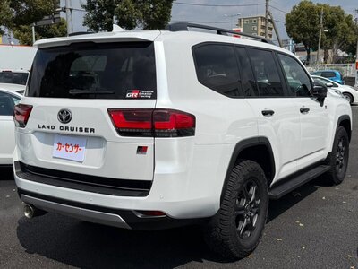 TOYOTA LAND CRUISER 300 - 4