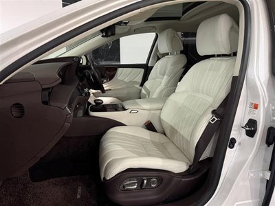 صورة 6 لـ 2017 Lexus LS