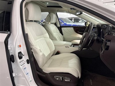صورة 5 لـ 2017 Lexus LS