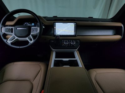 صورة 5 لـ 2025 LAND Rover DEFENDER