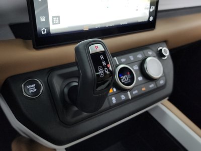 صورة 9 لـ 2025 LAND Rover DEFENDER