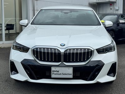 2026 BMW 5 SERIES 照片 2