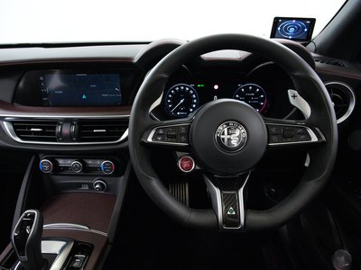 2024 ALFA Romeo STELVIO 照片 4