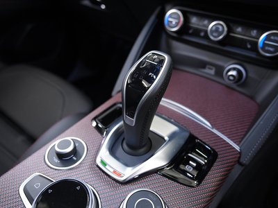 صورة مصغرة 34 لـ 2024 ALFA Romeo STELVIO