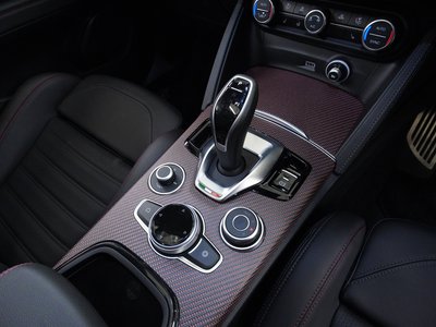 صورة مصغرة 33 لـ 2024 ALFA Romeo STELVIO