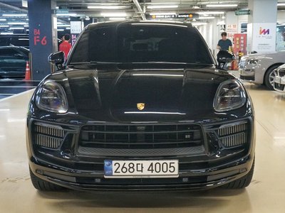2022 Porsche MACAN — фото 3
