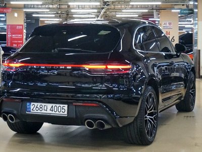 2022 Porsche MACAN — фото 2