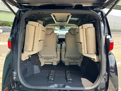 2025 Toyota ALPHARD — миниатюра 35