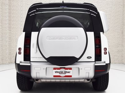 LAND ROVER DEFENDER - 4