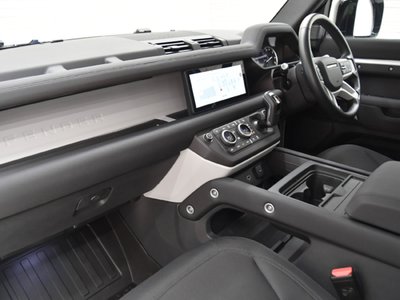 LAND ROVER DEFENDER - 8