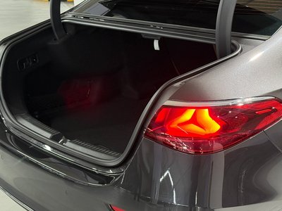 MERCEDES-BENZ E-CLASS - 10