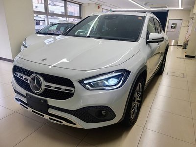 MERCEDES-BENZ GLA - 1