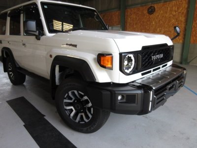 TOYOTA LAND CRUISER 70 - 7