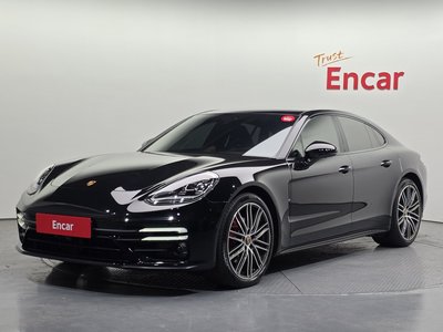 PORSCHE PANAMERA - 1