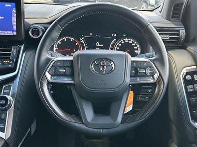 TOYOTA LAND CRUISER 300 - 3