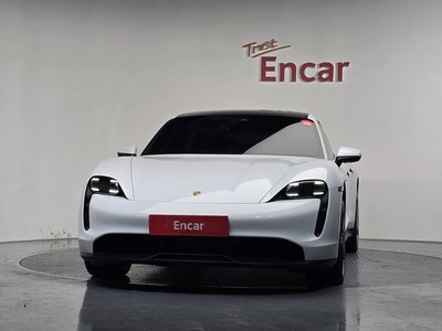 PORSCHE TAYCAN - 2