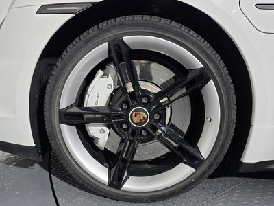 PORSCHE TAYCAN - 6
