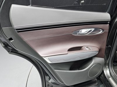 2023 Genesis GV70 — миниатюра 15