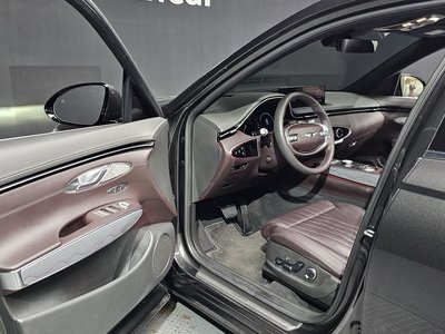 2023 Genesis GV70 — миниатюра 16