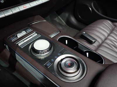 2023 Genesis GV70 — миниатюра 12