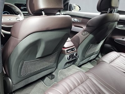 2023 Genesis GV70 — миниатюра 30