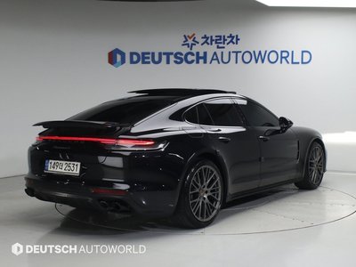 PORSCHE PANAMERA - 5