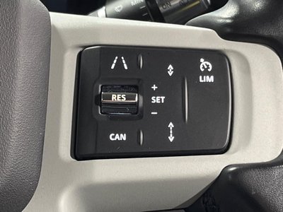 LAND ROVER DEFENDER - 7