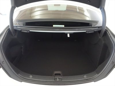 MERCEDES-BENZ E-CLASS - 10