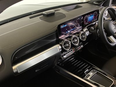 MERCEDES-BENZ GLB - 9